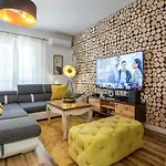 Francesca Luxury Apartment
