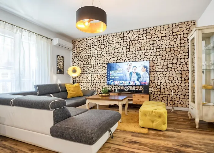 Francesca Luxury Apartment